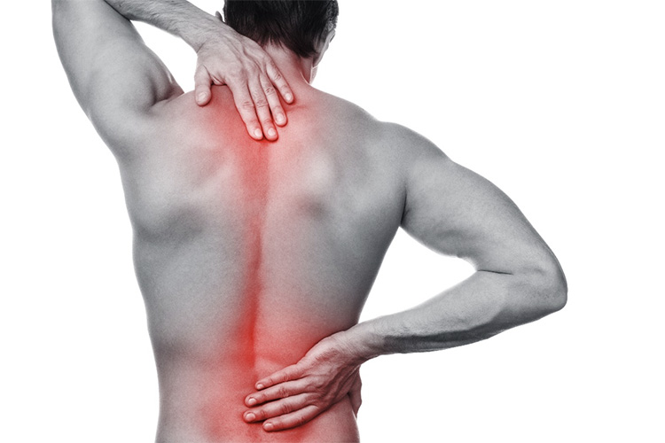 背中の痛みのイメージ
